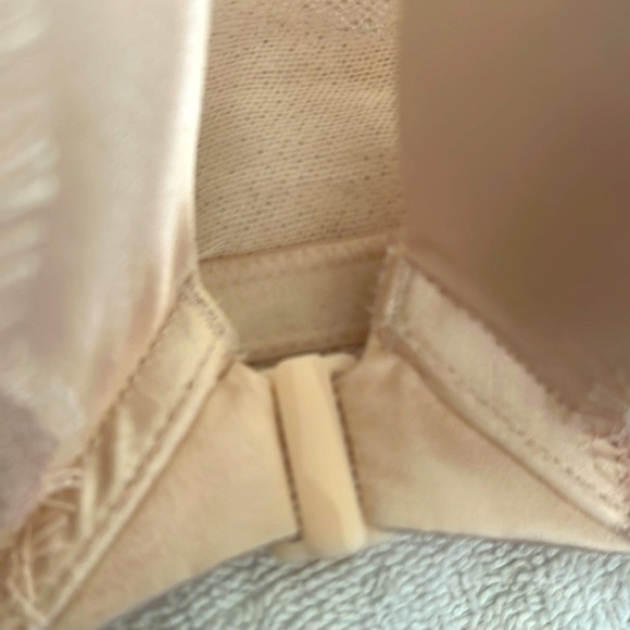 Cream Full-Coverage Lace Bra with Underwire - Picture 4 of 7